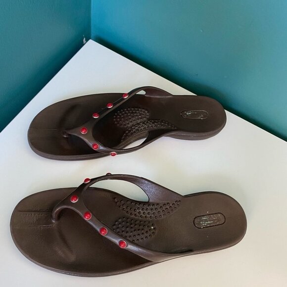 OKAB Eco-Friendly Flip Flops Made in USA Womens Sandals Size 8.5-9.5 Red Dots - Picture 4 of 8